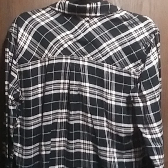 NWT Rails Leo Button down In Onyx Peach - Picture 13 of 13
